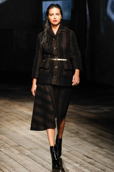 Look 8